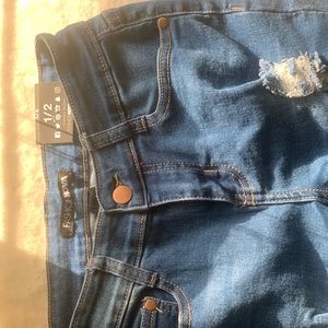 fashion nova jeans, size 1/2 (never worn)